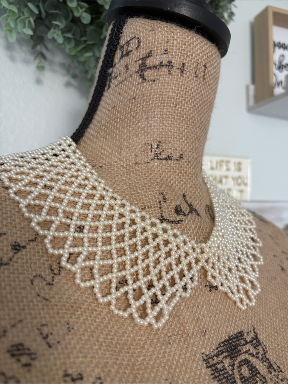 Pearl Lattice Collar Necklace
Classy and Sweet